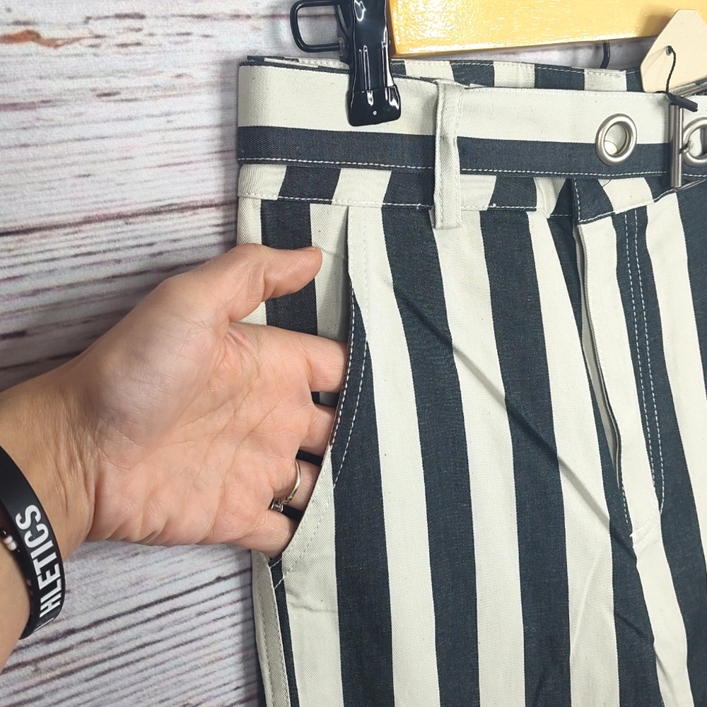 UNIQ Belted Striped Pants - Picture 4 of 12